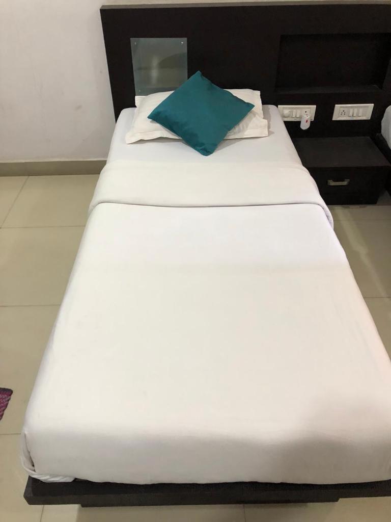 Aston Service Apartment Бангалор Екстериор снимка